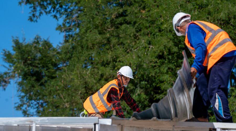 Professional gutter cleaning in Westside, IA